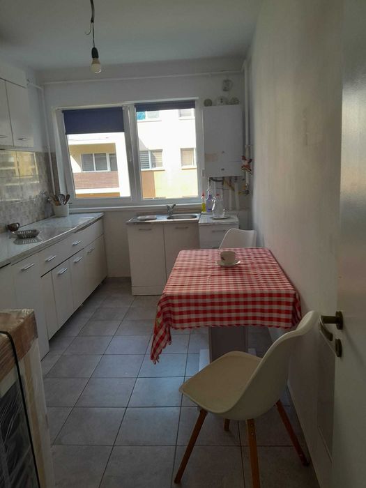 Inchiriez apartament 3 camere sanpetru