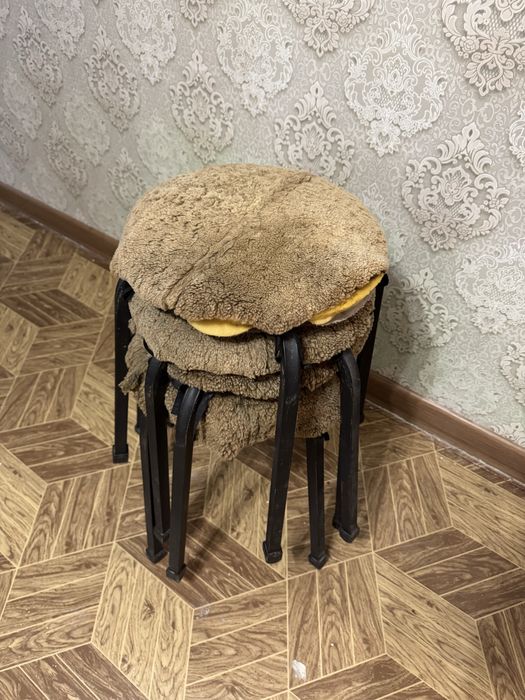 Продам 4 шт стульчика