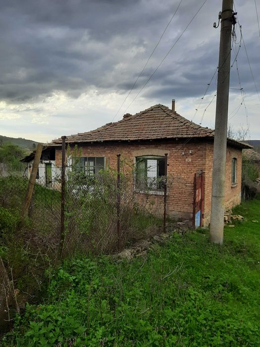 Продава се Къща в с. Паламарца, Област Търговище - 60 кв.м за 170 €/кв.м - Снимка #1