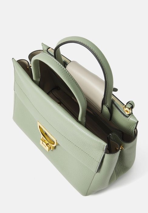 Geanta Coccinelle, Arlettis, medie, noua