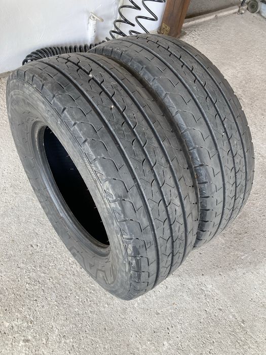 Гуми за бус 225-70-15 C