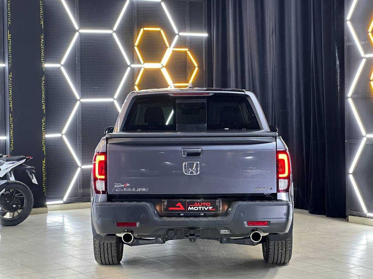 Honda Ridgeline  Naqd Bank xam Sotiladi