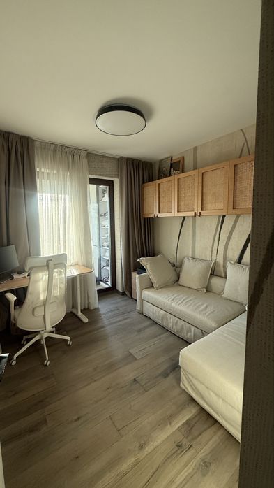 Penthouse Calea Calarasi, Piata muncii