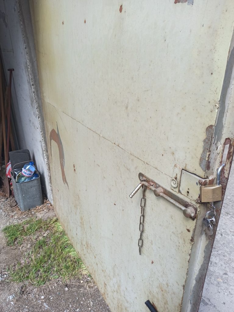 Продава се Гараж / Паркомясто в София, Левски Г - 18 кв.м за 20 €/кв.м - Снимка #2
