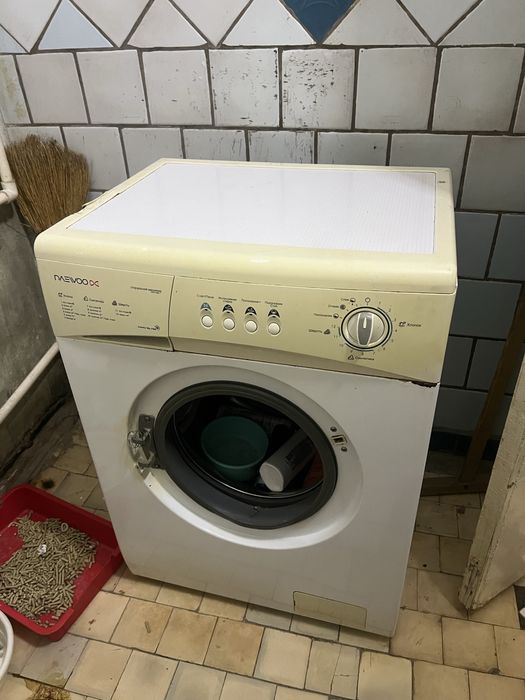 Продам стиральную машинку на запчасти