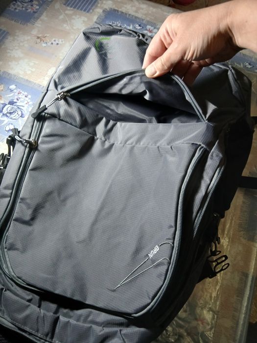 Рюкзак серого цвета для школы, для спорта