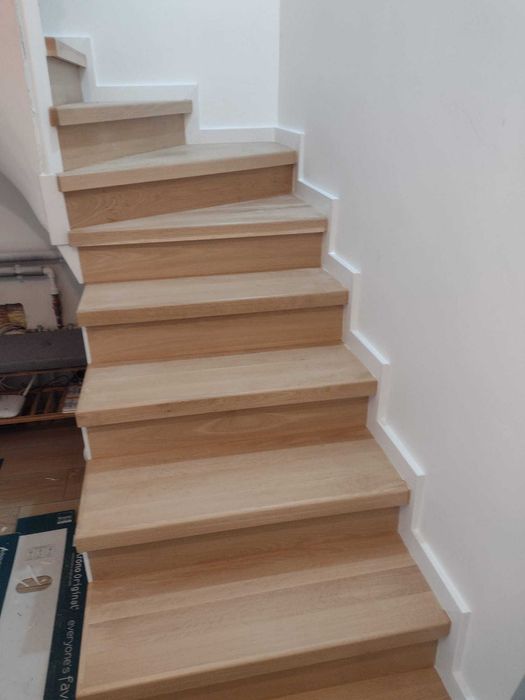 Executăm scări din lemn masiv