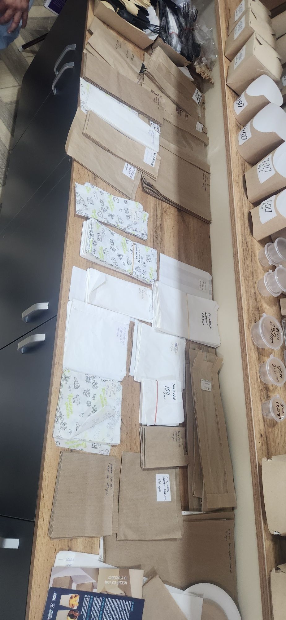 Odnorazoviy plastik va qog'oz idishlar,stakanlar,qutilar salat, ovqat,