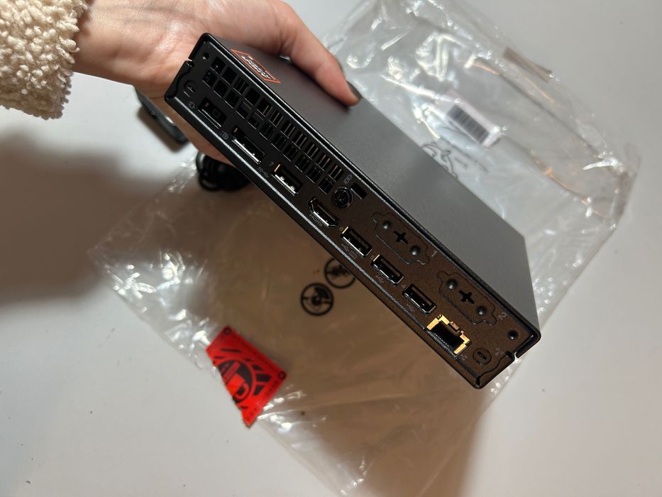 Unitate performanta pc mini Lenovo Ryzen 5 8500ge,16GB RAM, 512GB SSD