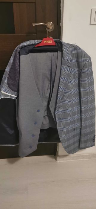 Costum elegant de bărbați