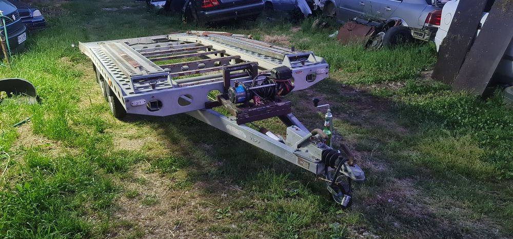 Vand platforma remorca , in stare buna , fara defecte .