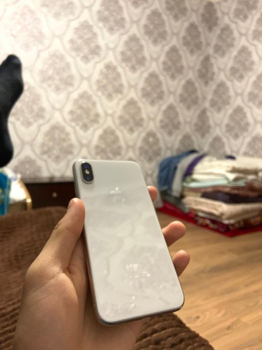 Продам айфон Х .