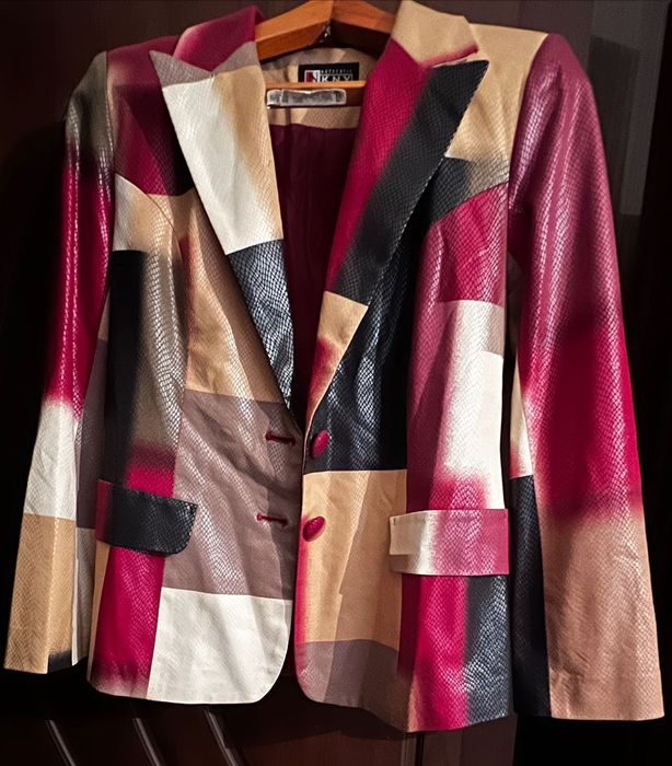 Пиджак женский под змеиную кожу