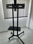 Stand mobil tv cu roti pivotante si rotire la 360