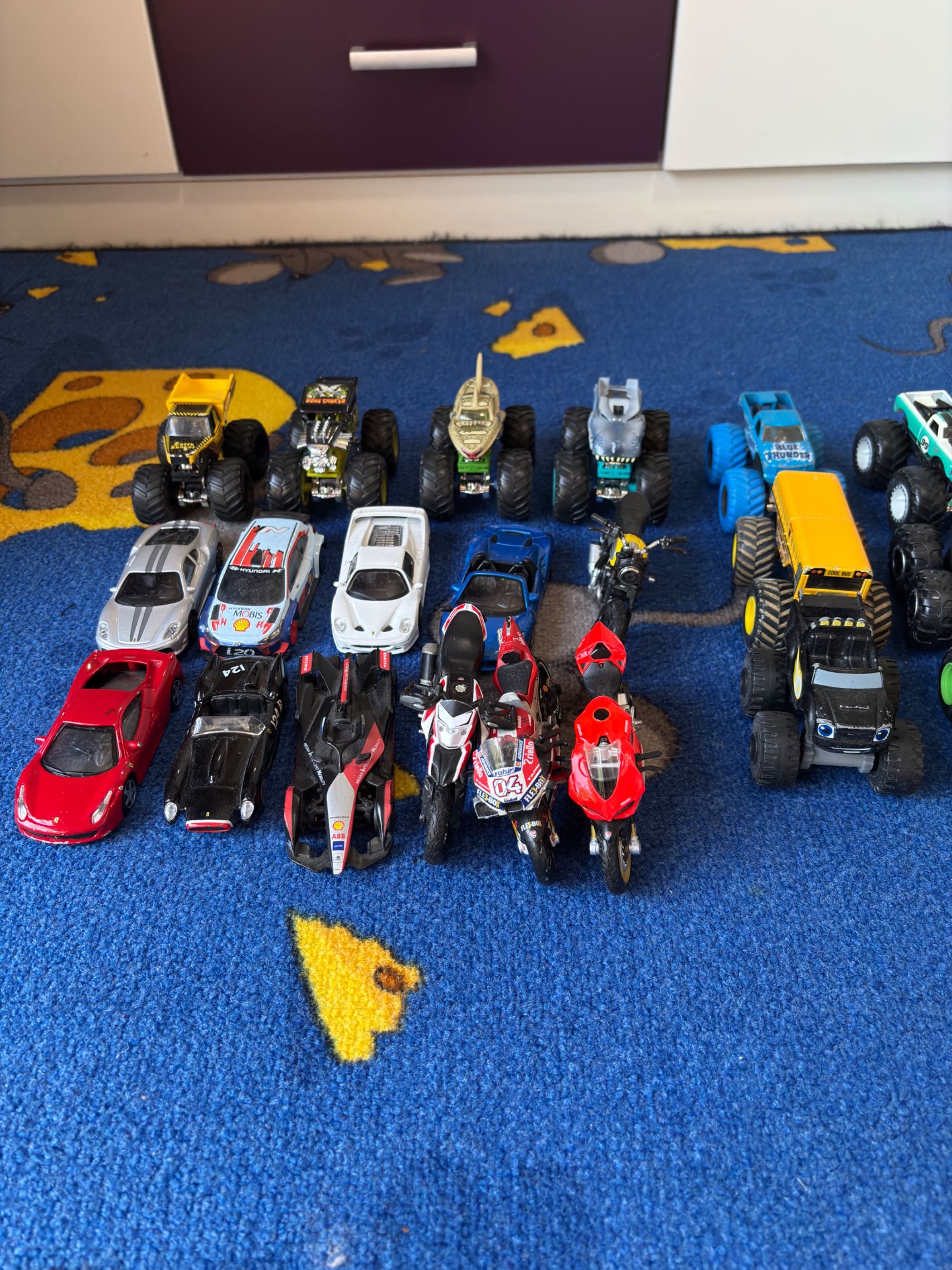 Сет от колички Hotweels, Matchbox и др.
