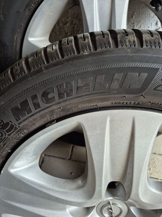 Jante aliaj Opel 16 inch cu cauciucuri Michelin iarnă  205-55-16