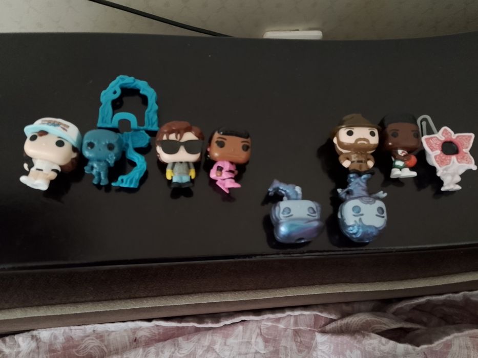 Киндер джой очень странные дела