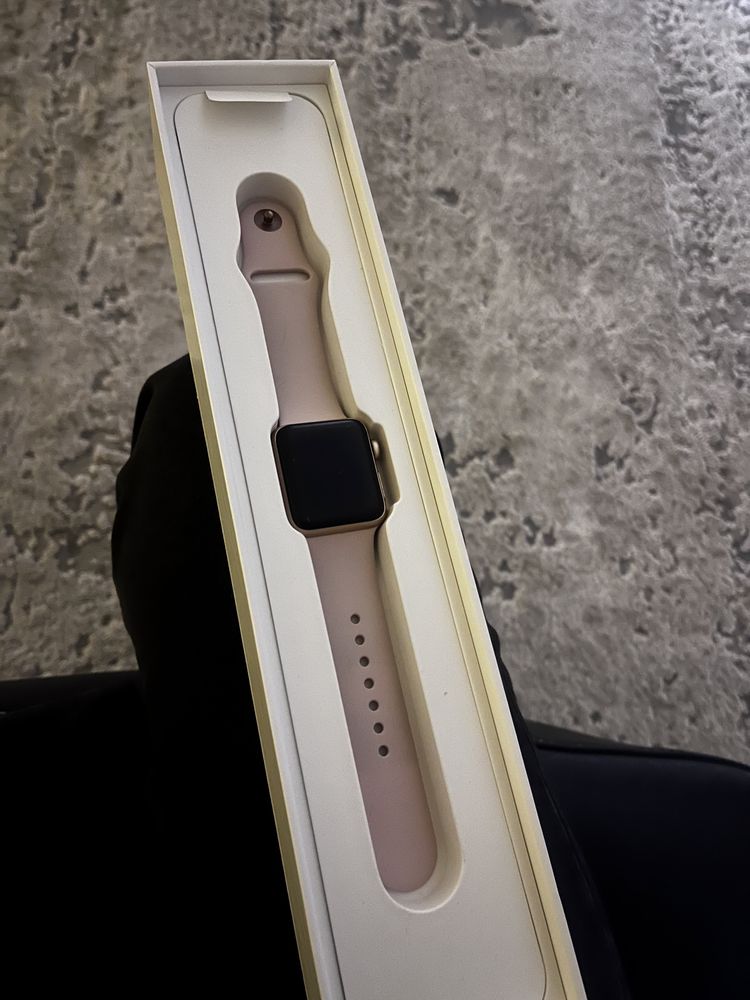 Часы Apple Watch 3