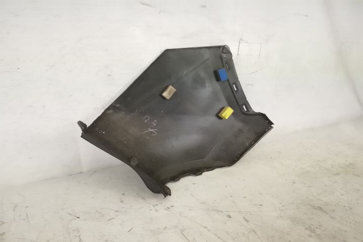 Ляв флапс / Flaps за задна броня, оригинален, в добро състояние Toyota