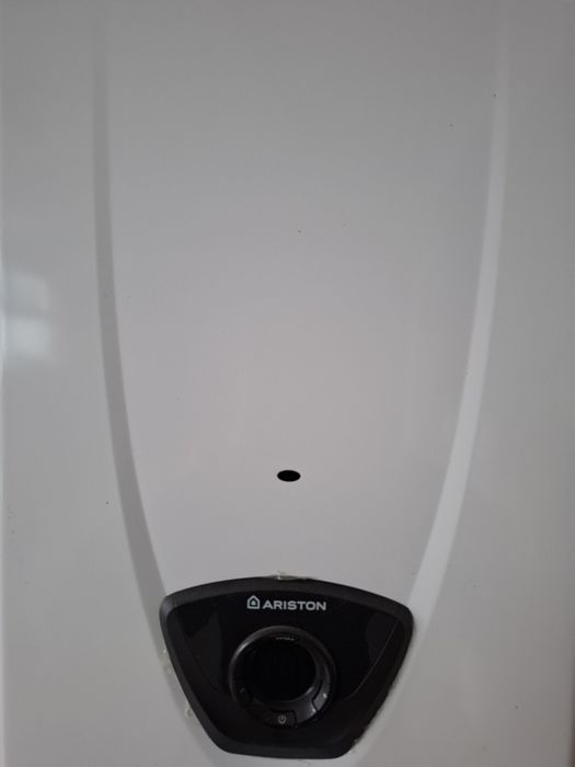 Instant apă caldă, GPL,Ariston Fast Evo X Dispay 11 EU 11 L/min