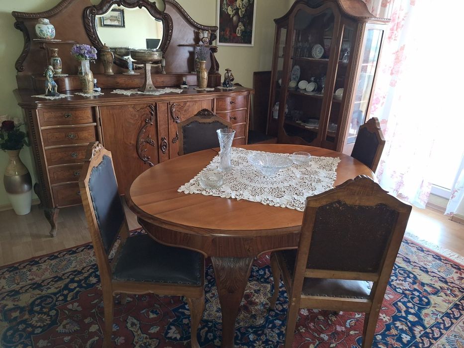 Mobilă vintage impecabilă