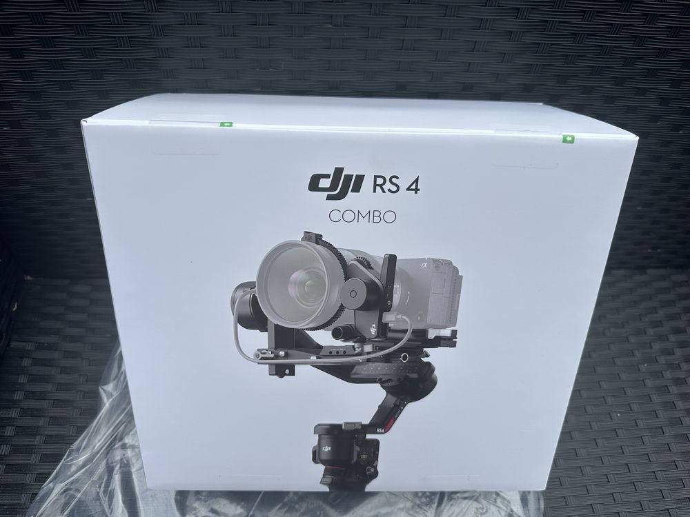 Чисто Нов Стабилизатор DJI RS 4 Combo 3 оси Gimbal