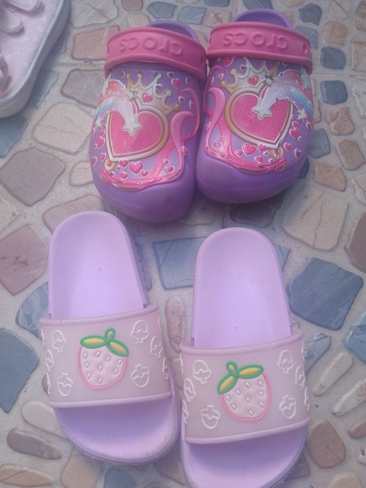 Vând crocs originali care se aprind mărimea 25/26