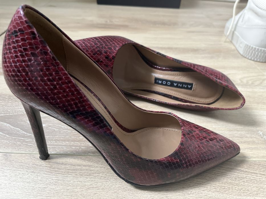 Pantofi superbi de piele , femei , marimea 38 - NOI! ANNA CORI