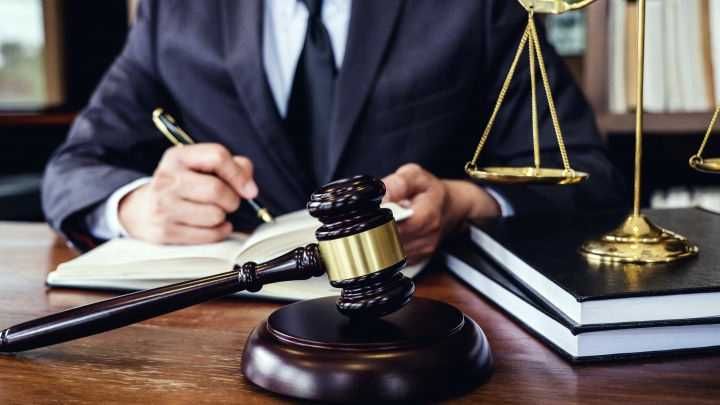 Квалифицированные адвокаты оказывают весь спектр юридических услуг