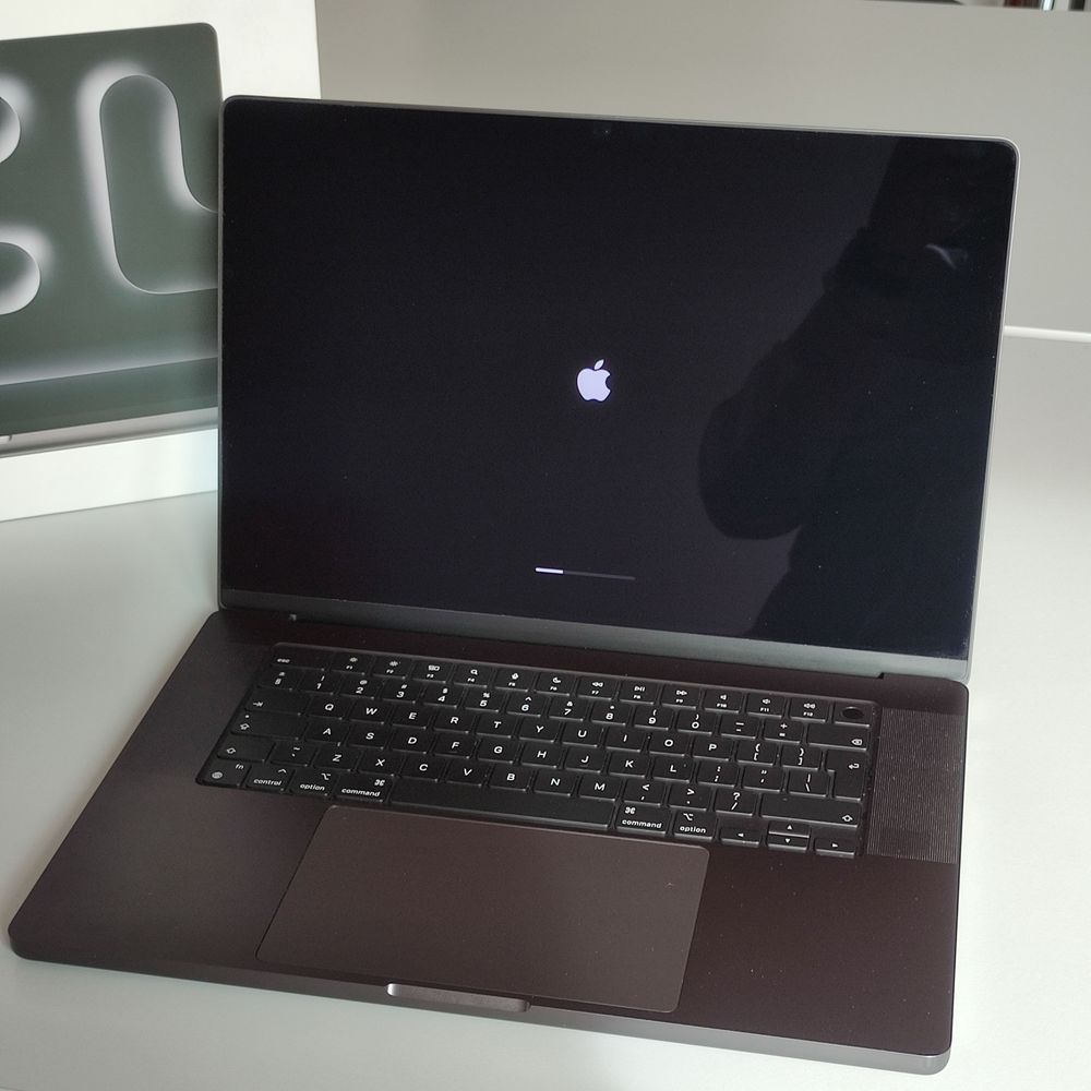 MacBook Pro 16” с Retina XDR дисплей
