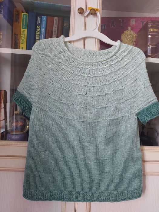 Кофта,джемпер, футболка связано спицами