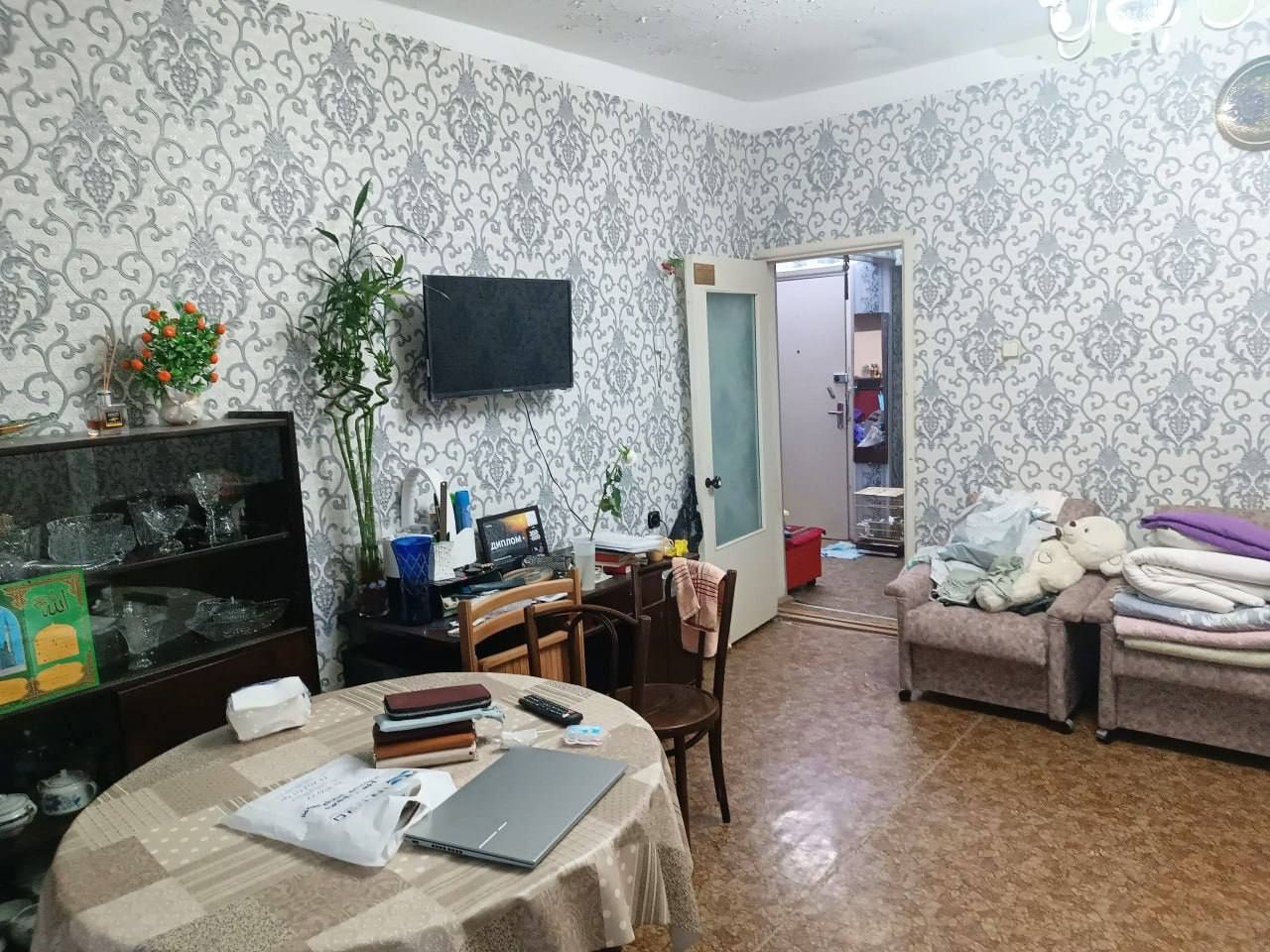 Срочно продаётся 4 ком Россия Гостиница ор-р