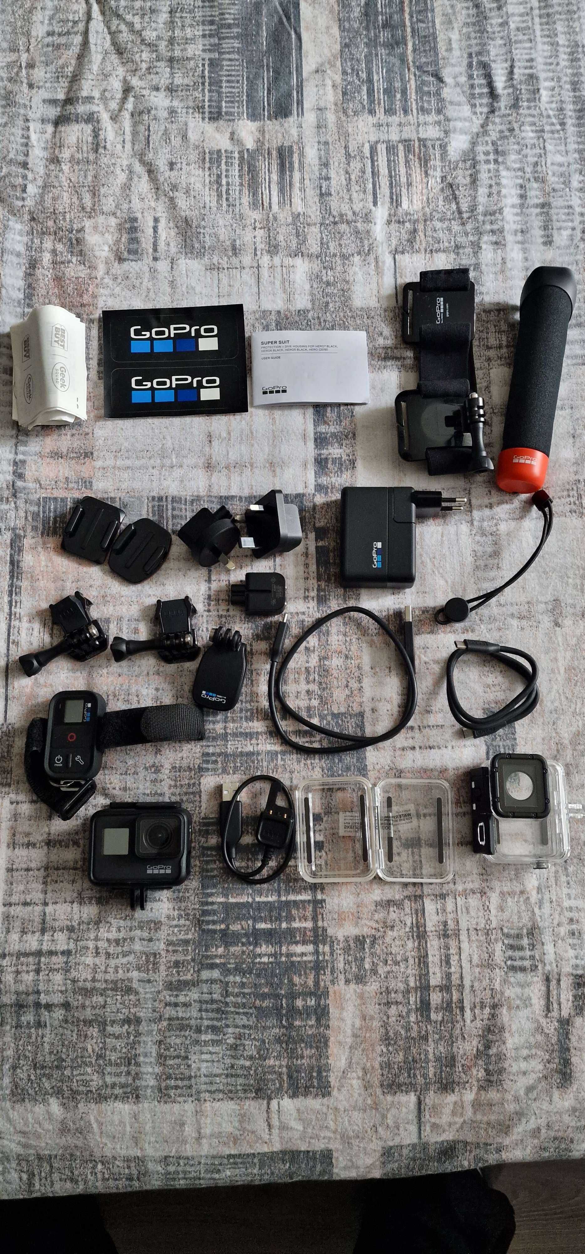 GoPro Hero7 BLACK + много аксесоари