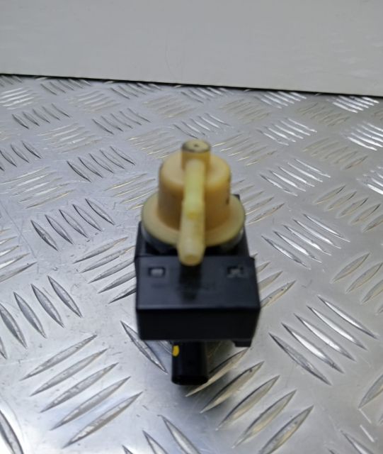 Electrovalva vacuum a0061536628 Mercedes-Benz B-Class W245 seria