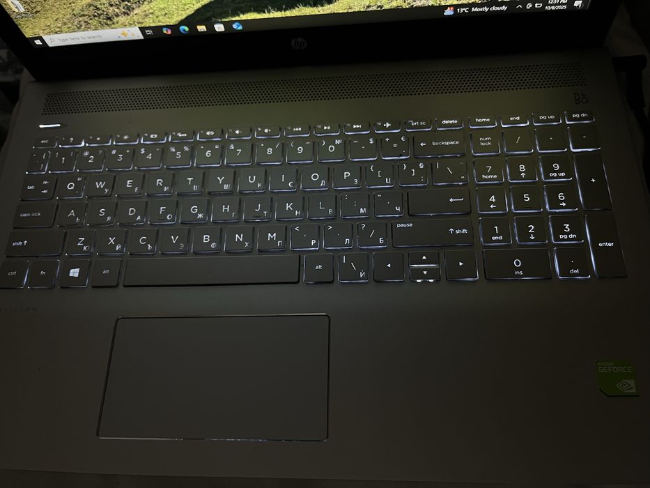 HP Pavilion лаптоп - Intel i5 / 8GB / SSD + HDD / NVIDIA 940 MX