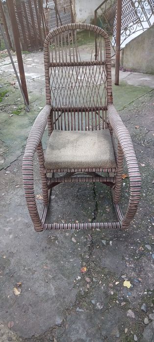 Люлеещ стол от миналото