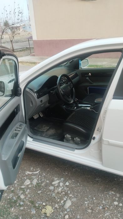 Jentra 3-pazitsa aftomat