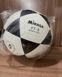 Детский футбольный мячик новый