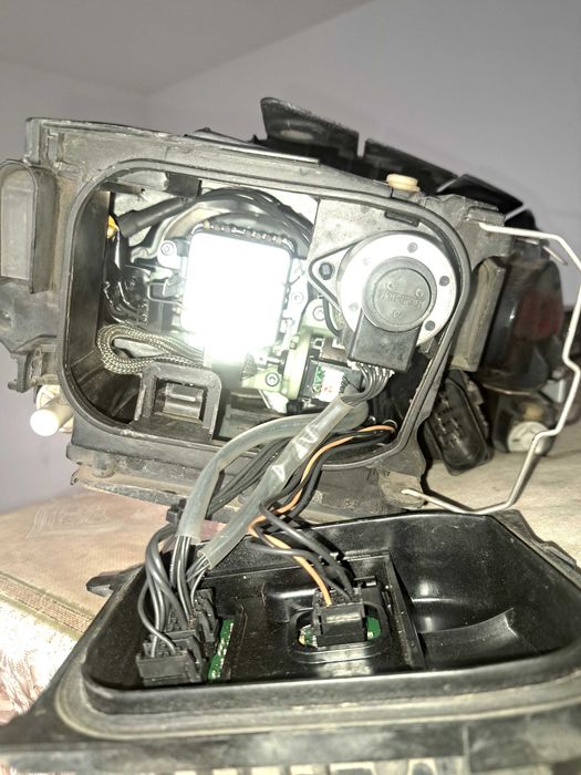 Faruri bixenon adaptive passat b6