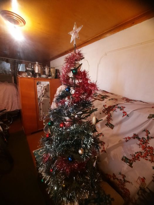 Ёлка новогодняя наряжённая