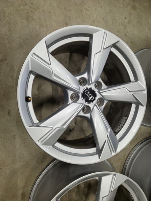 Jante Audi A6 C8 C7 C6 Q5 A4 R18 originale stare impecabila