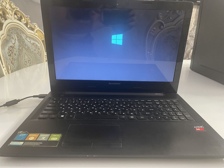 продам рабочий ноутбук lenovo g50-45 (4-х ядерный процессор, 2 видео)