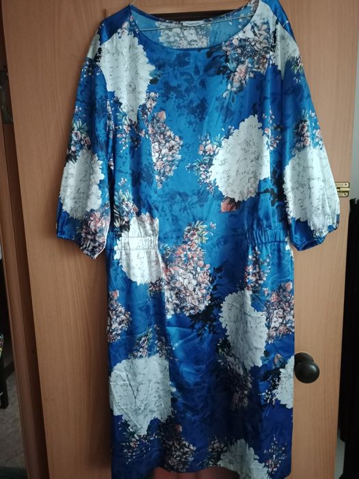 Продам платья 54-56р.