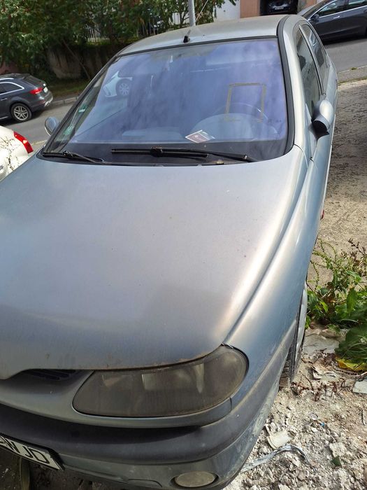 RENAULT Laguna I, in stare buna, pompa de motorina defecta.