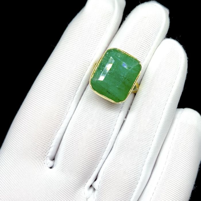 Кольцо с натуральным Изумрудом. Эксклюзив