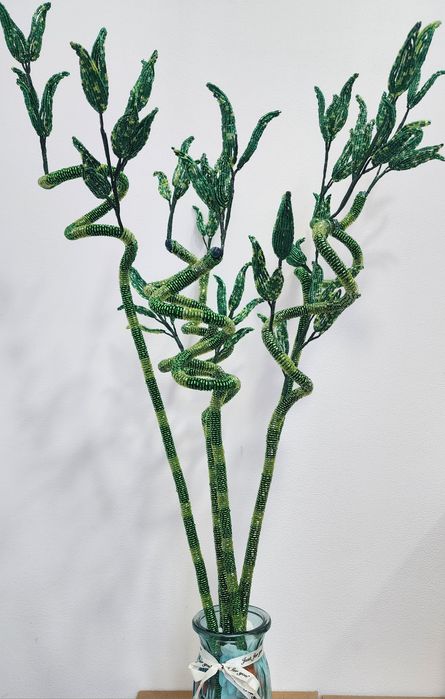 Цветы из бисера ручной работы