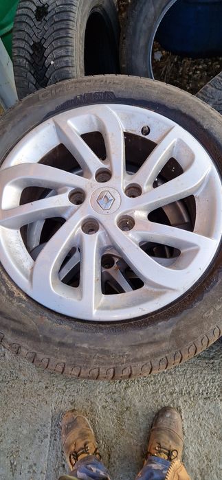 Vând set roti renault 16 tzoli cu pireli 205 55 16