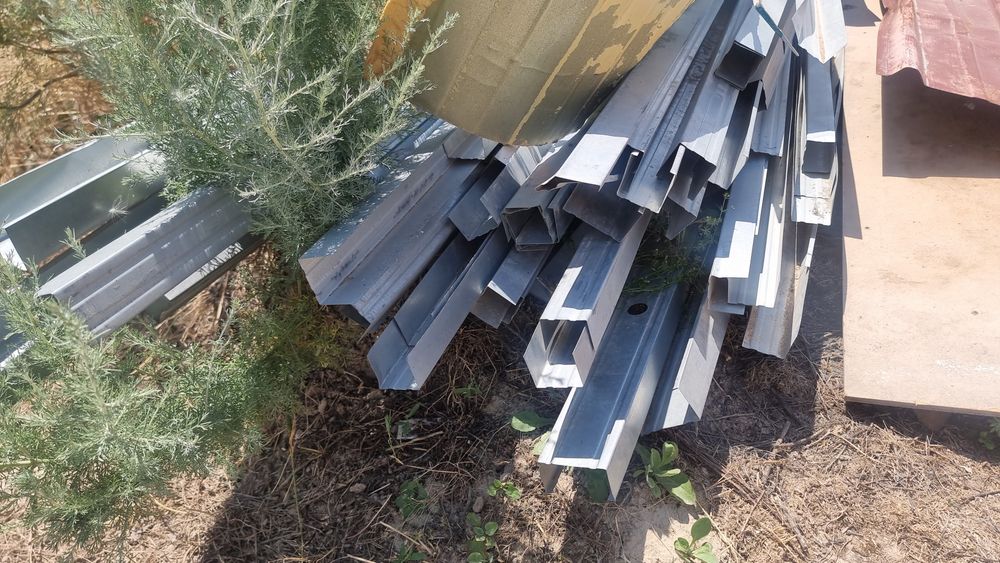 Продам  профиль 5-ка, по гипсокартону, длина 3 метров,