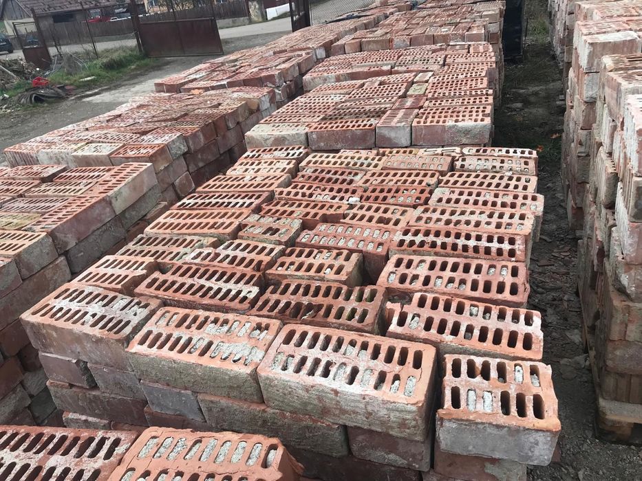 Se vinde cărămidă din demolare