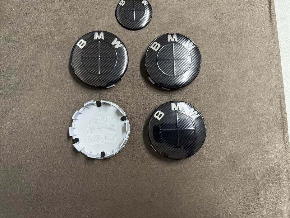 Set 7 embleme carbon BMW capota portbagat volan si jante